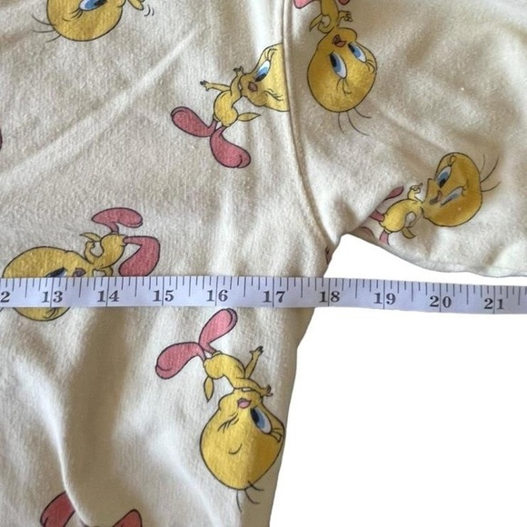 Looney Tunes Tweety Bird crewneck XS sweatshirt #LooneyTunes #TweetyBird - Picture 4 of 5